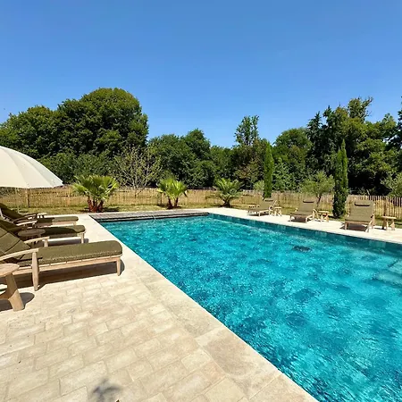 Domaine Epona, Le Clos, Nyaraló